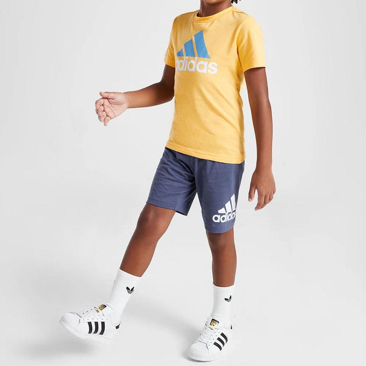 Completo Set Adidas T shirt e Pantaloncini da Bambino a rif. IS2483