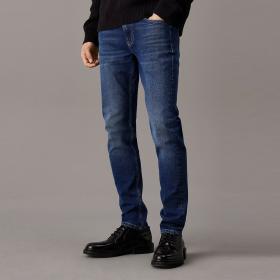 Jeans Calvin Klein Jeans Tapered Slim da uomo rif. J30J325983