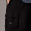 Bermuda shorts Calvin Klein Jeans da tuta cargo da uomo rif. J30J327284