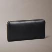 Portafoglio Calvin Klein con zip in pelle grande da donna rif. LV04F1093G