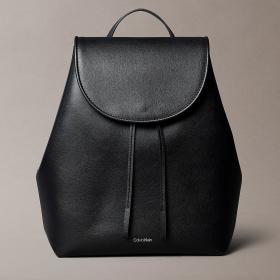 Zaino Calvin Klein con patta con logo laminato da donna rif. LV04F3297G