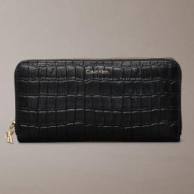 Portafoglio Calvin Klein con zip integrale RFID in pelle effetto coccodrillo da donna rif. LV04F1096G