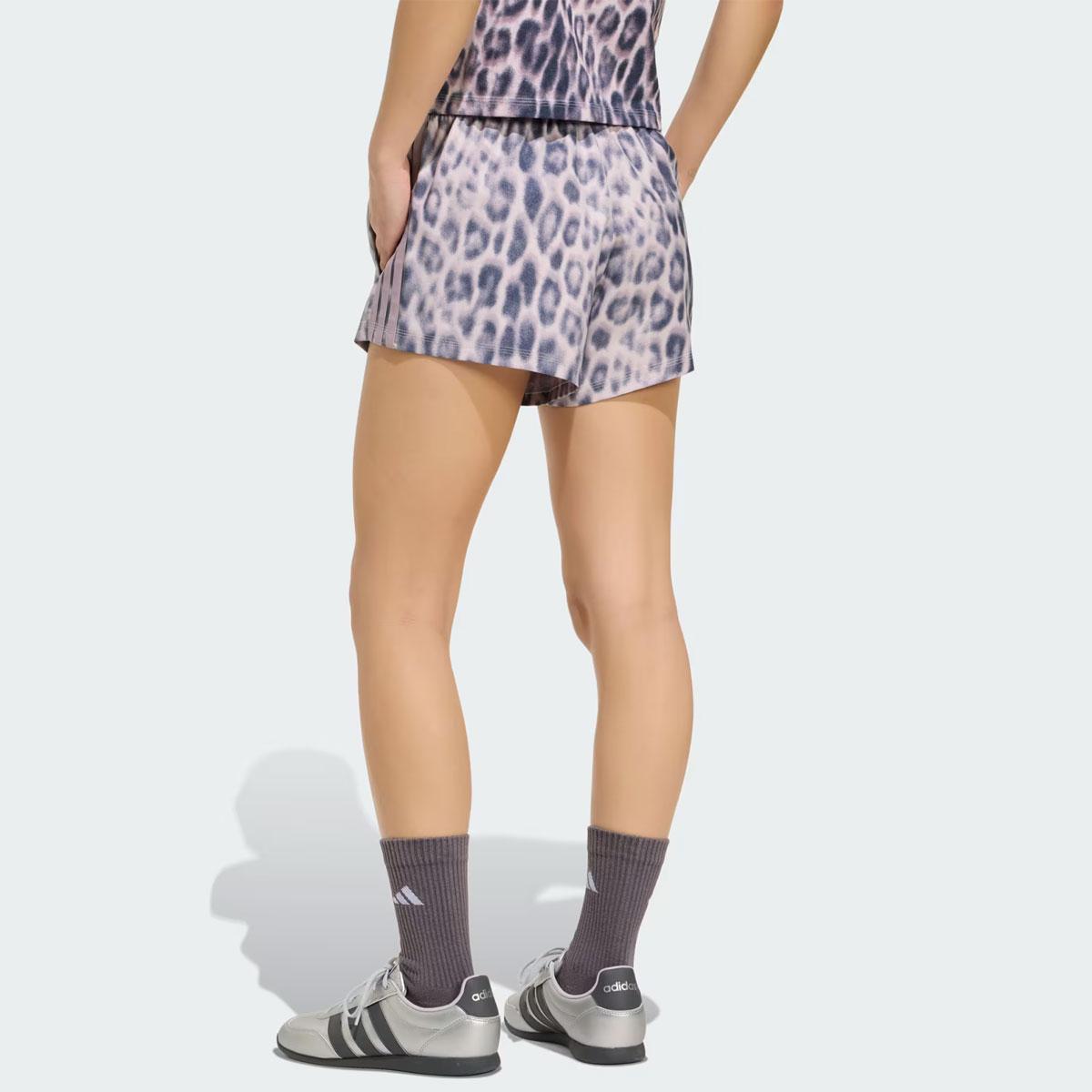 Shorts pantaloncini Adidas Essentials Stampa Leopardata da donna rif. KC3879