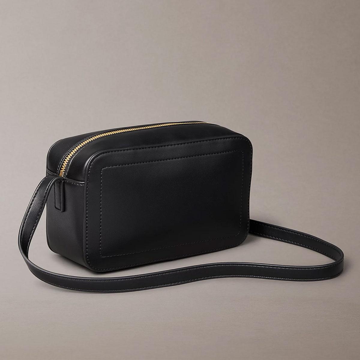 Borsa Calvin Klein per fotocamera con monogramma stampato da donna rif. LV04F3220G