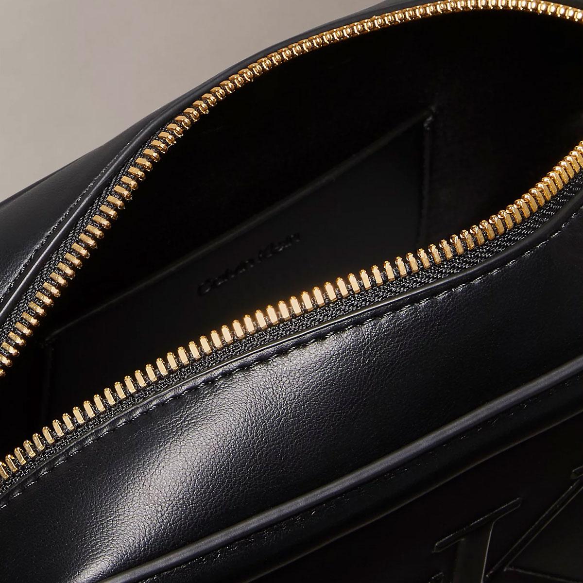 Borsa Calvin Klein per fotocamera con monogramma stampato da donna rif. LV04F3220G