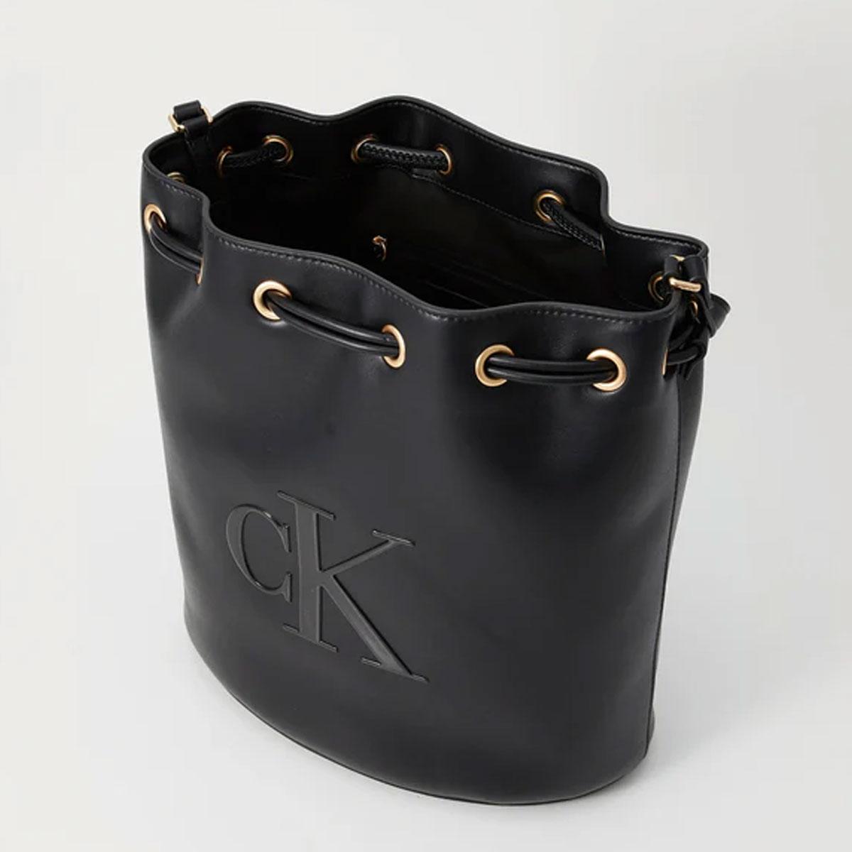 Borsa Calvin Klein a secchiello con monogramma stampato da donna rif. LV04F3232G