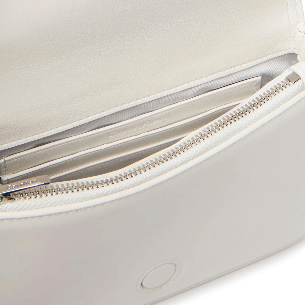 Borsa Calvin Klein curvo con tracolla a catena da donna rif. LV04F1153G