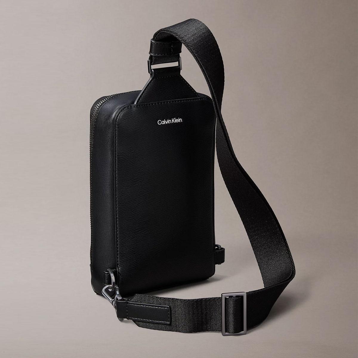 Borsa A Tracolla Calvin Klein con emblem logo Saffiano da uomo rif. LV04D3292G