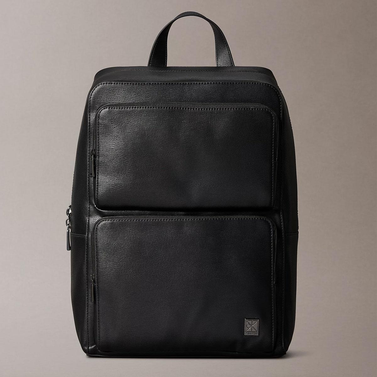 Zaino Calvin Klein  in Saffiano con emblem logo slim unisex rif. LV04D3289G