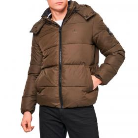 Piumino Calvin Klein con cappuccio in poliestere riciclato da uomo rif. J30J319057