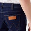 Pantaloni Jeans Wrangler Greensboro medium stretch in day drifter da uomo rif. W15QQ821U