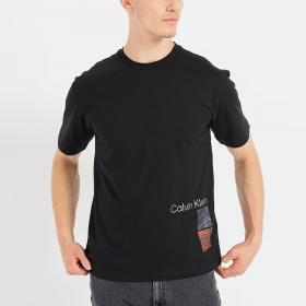 T-Shirt Calvin Klein Grafica Con Logo da uomo rif. K10K111527